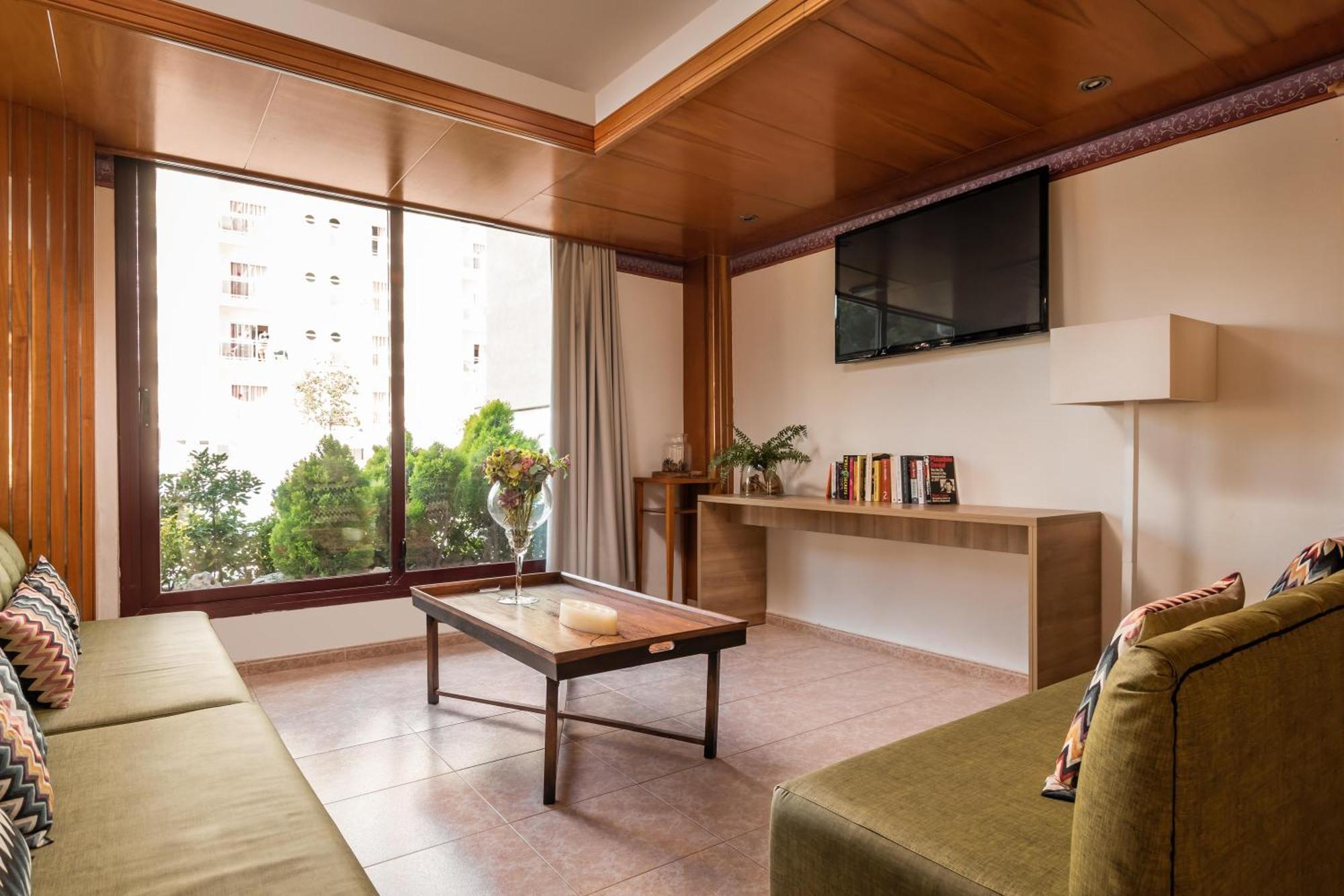 Hotel Cartago Nova By Alegria Malgrat de Mar Exteriör bild