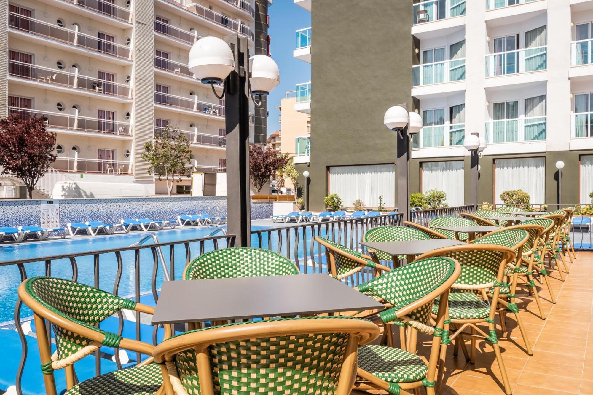Hotel Cartago Nova By Alegria Malgrat de Mar Exteriör bild