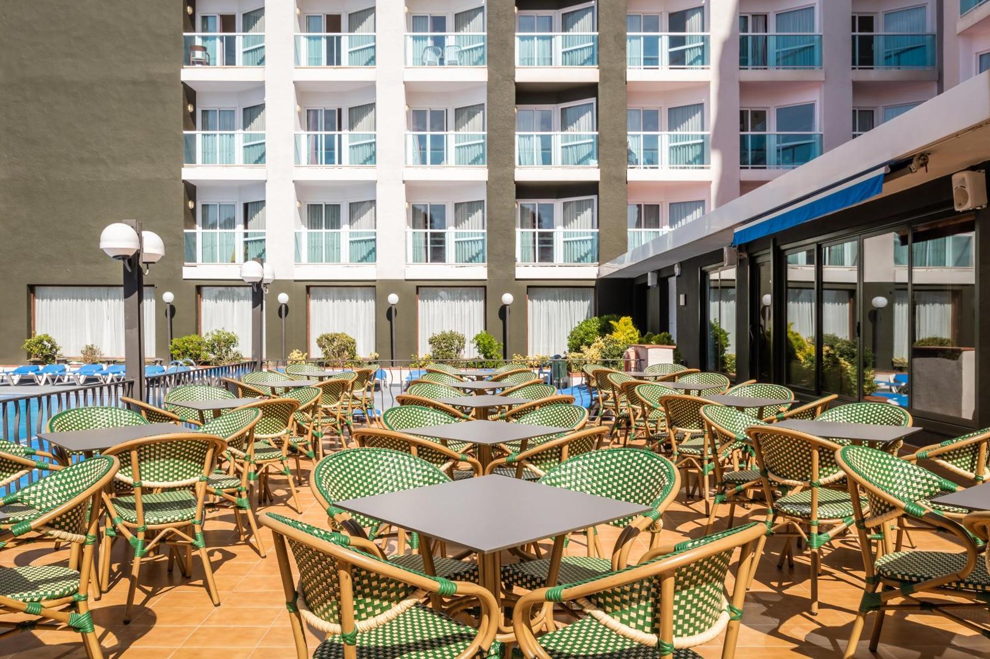 Hotel Cartago Nova By Alegria Malgrat de Mar Exteriör bild