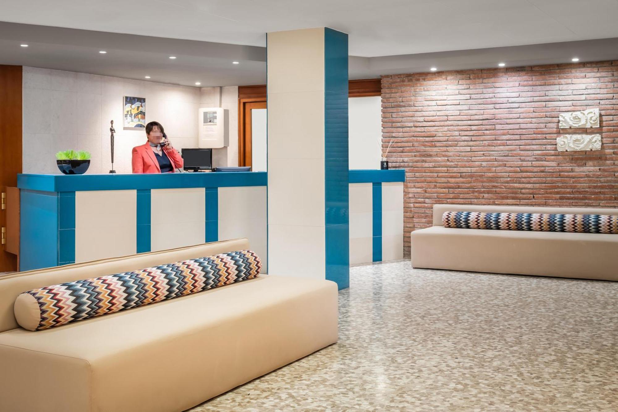 Hotel Cartago Nova By Alegria Malgrat de Mar Exteriör bild