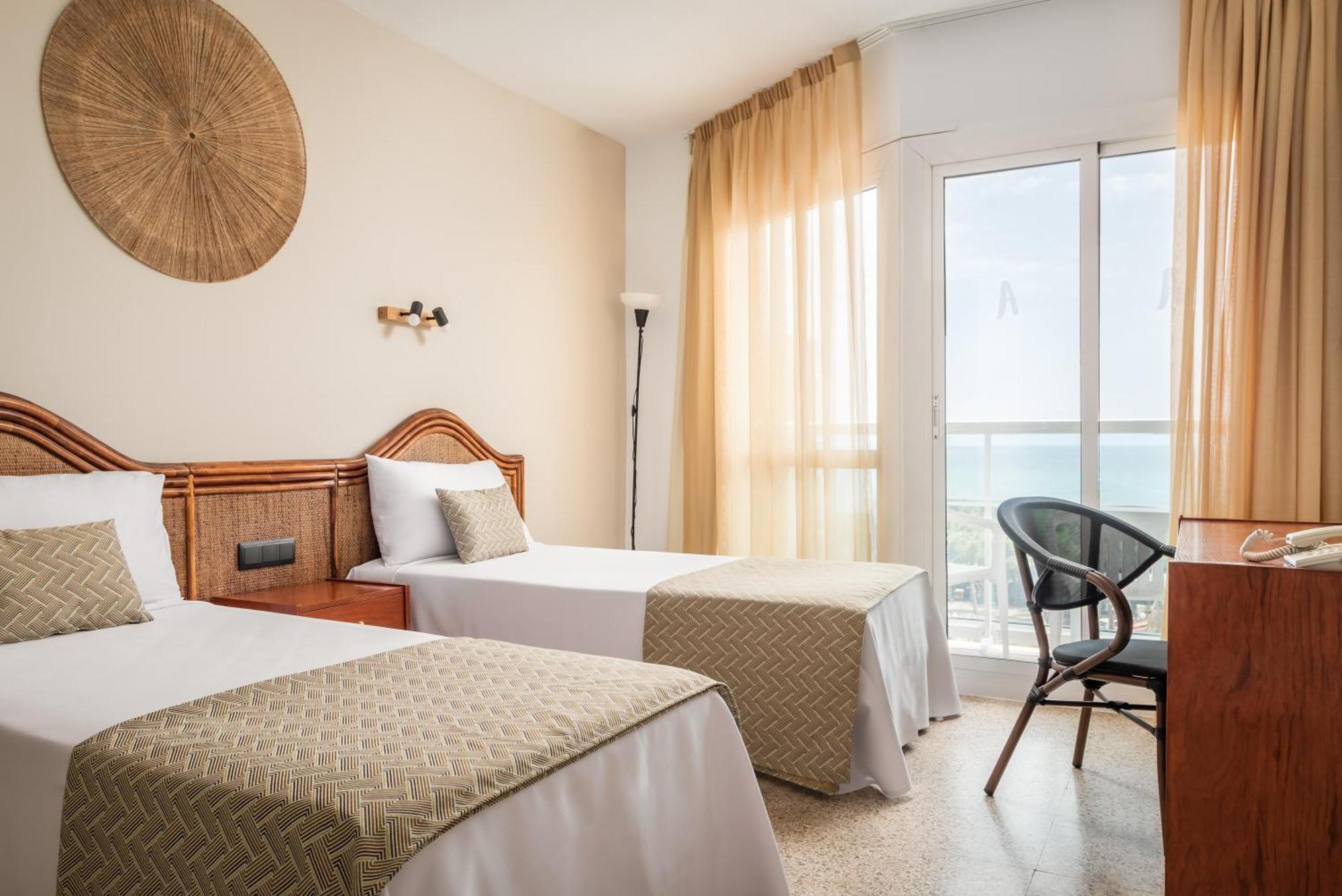 Hotel Cartago Nova By Alegria Malgrat de Mar Exteriör bild